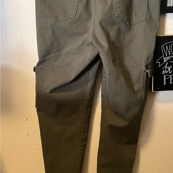 Skinny Olive Cargo Pants - Picture 4 of 5